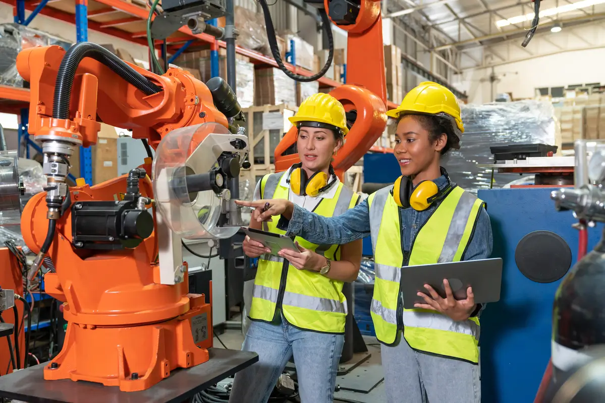 ¿Qué diferencia hay entre las inspecciones visuales manuales y las automatizadas con IA?